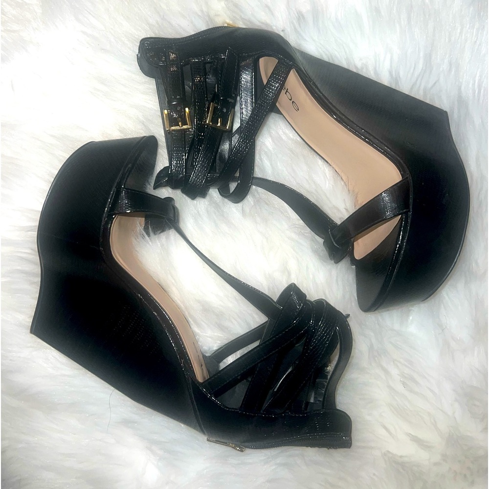 Bebe/black wedges/size 8